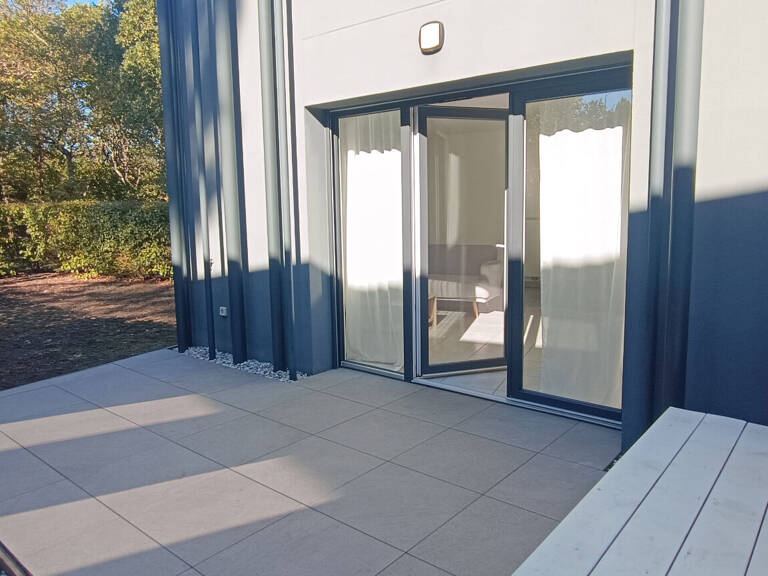 T4 MEUBLE  CLIMATISATION TERRASSE JARDIN — photo 1