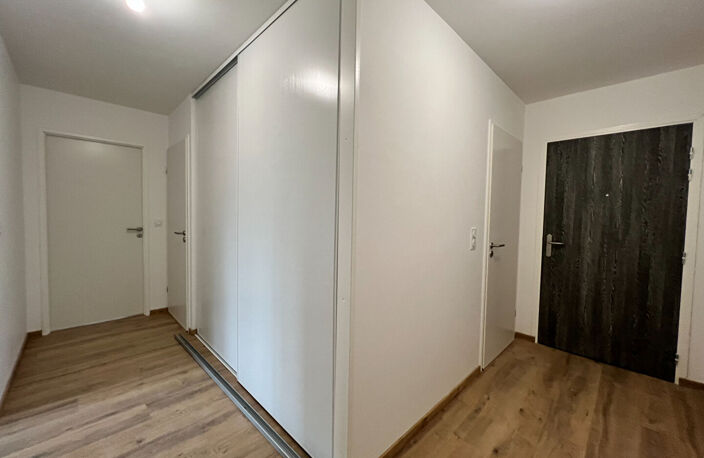 APPARTEMENT T3 - 2 GRANDE RUE TINQUEUX - LUMINEUX-ASCENSEUR — photo 2