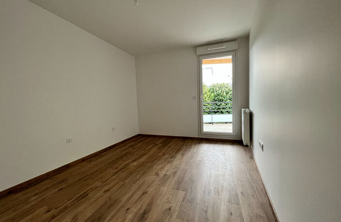 APPARTEMENT T3 - 2 GRANDE RUE TINQUEUX - LUMINEUX-ASCENSEUR — photo 3