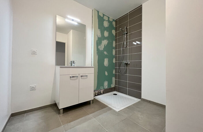 APPARTEMENT T3 - 2 GRANDE RUE TINQUEUX - LUMINEUX-ASCENSEUR — photo 5