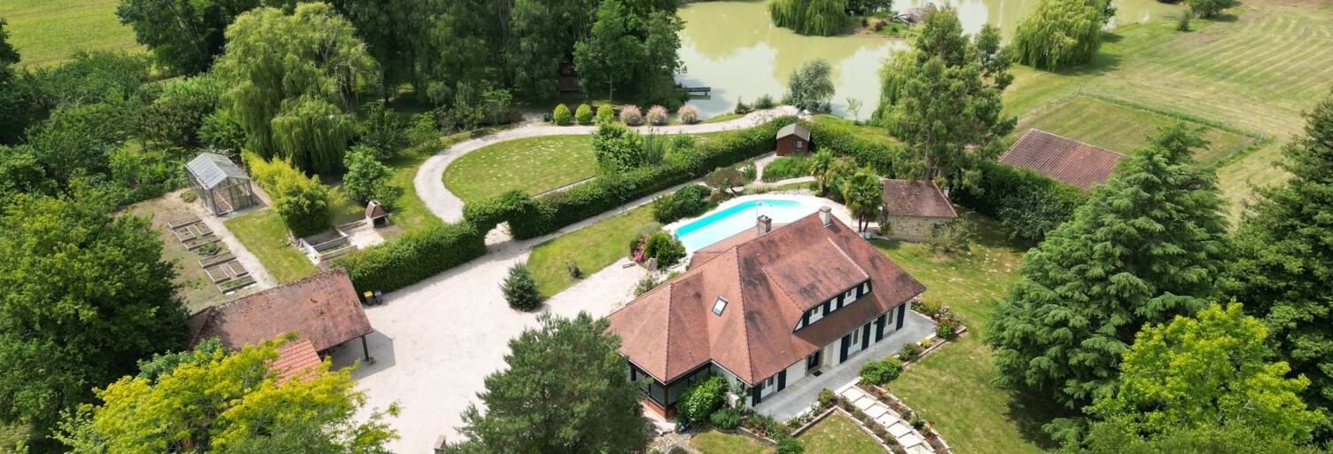 Maison 8 Pièces 216 m² à vendre à Mervans (71310)