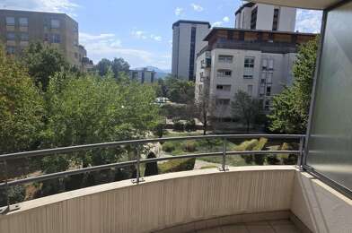 Appartement 3 pièces 840 €