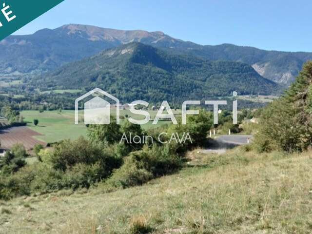 Terrain de 3165m² dont 1644 m² de constructible — photo du bien