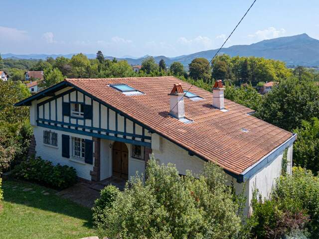 ST JEAN DE LUZ  NUE-PROPRIÉTÉ - 2 SEMAINES DE JOUISSANCE EN ÉTÉ - Maison 200 m2 avec terrain 2500 m2 - Femme 77 ans et Homme 76 ans — photo du bien