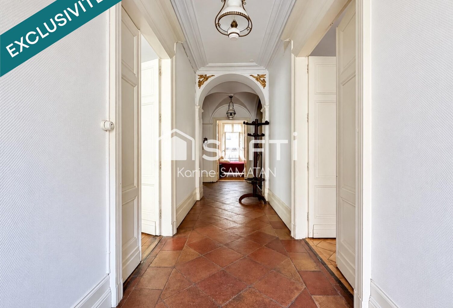 Immeuble bourgeois à rénover au cœur de Montastruc-la-Conseillère, offrant de beaux volumes, un T3 indépendant, deux garages et un fort potentiel d'aménagement. — photo 1