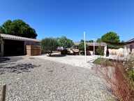 Villa 120m² 4 chambres sur terrain de 996m² avec piscine, double garage et cuisine d'été — photo 4