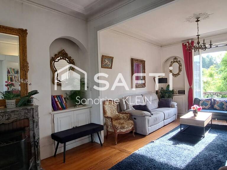 Maison de ville, 173 m², 9 pièces avec jardin, garage et dépendance — photo 1