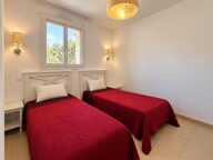 Le charme d'un appartement, le privilège d'une résidence avec piscine. — photo 4