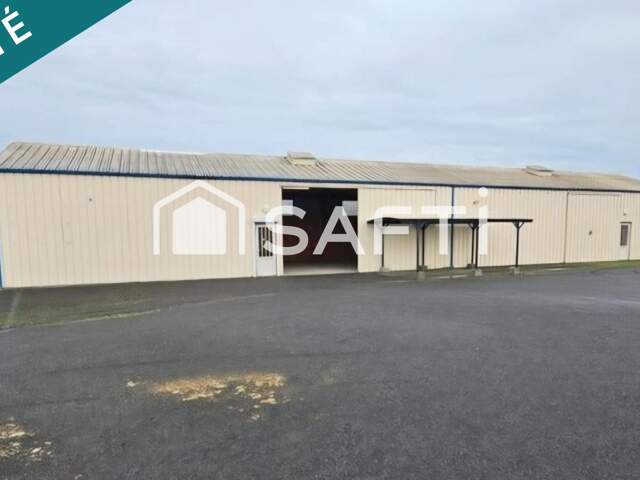BÂTIMENT DE STOCKAGE DE 300 m² SUR TERRAIN CLOS DE 1 298 m² — photo du bien