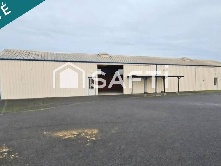 BÂTIMENT DE STOCKAGE DE 300 m² SUR TERRAIN CLOS DE 1 298 m² — photo 1