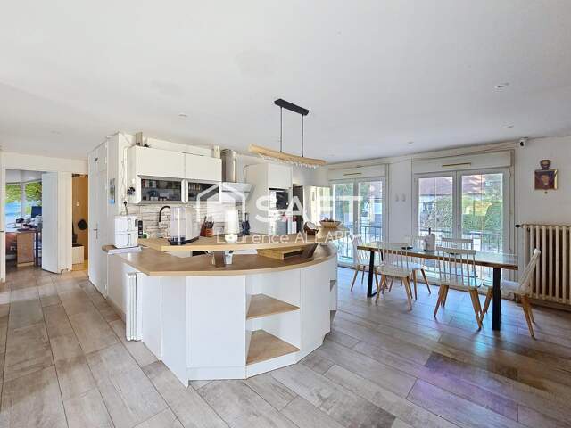 Une maison familiale pleine de potentiel avec plus de 900 m² de jardin ! — photo du bien