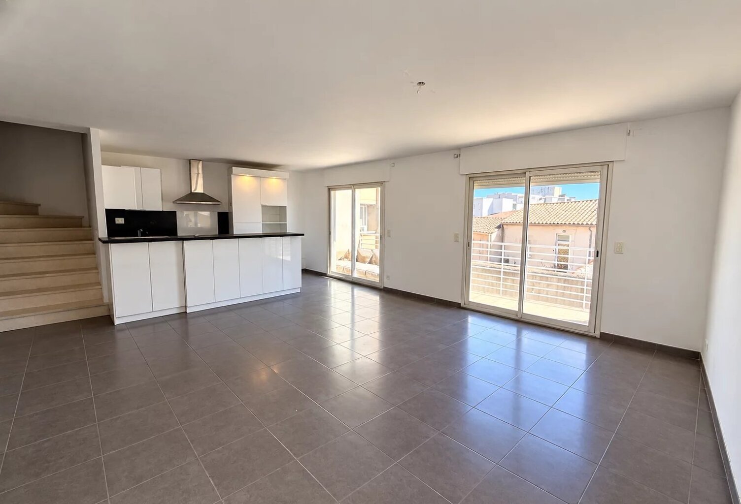 Nîmes, appartement T4 avec vue, 2ème et dernier étage en triplex avec 3 terrasses, 3 chs, 2 places de parking — photo 1