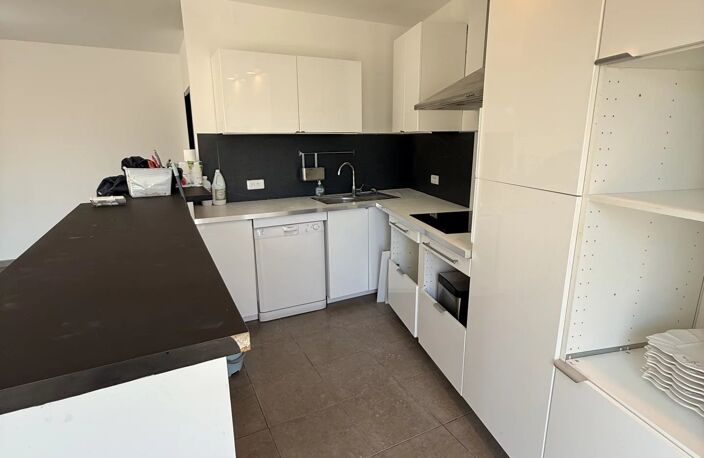 Nîmes, appartement T4 avec vue, 2ème et dernier étage en triplex avec 3 terrasses, 3 chs, 2 places de parking — photo 4
