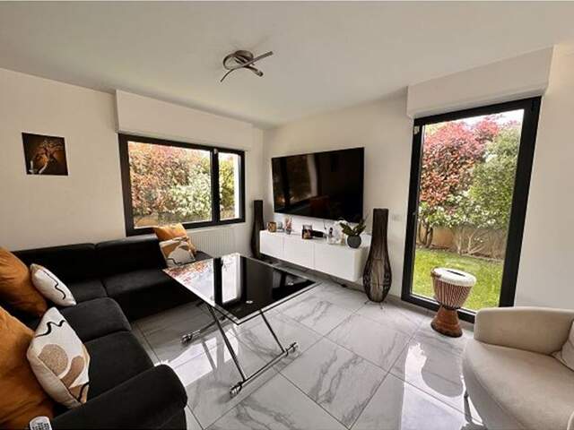 Maison - 88m ² — photo du bien