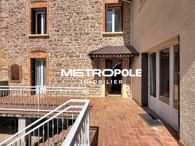 MAISON FAMILIALE - DÉPENDANCES - 5 CHAMBRES — photo du bien