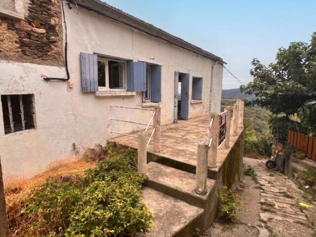 Maison de village avec terrasse — photo du bien