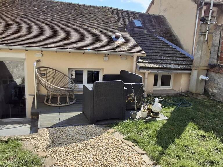 LOCATION : maison 2 pièces (45 m²) à HOUDAN — photo 1
