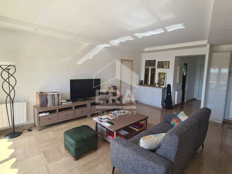 MARINA BAIE DES ANGES  - BEL APPARTEMENT 3/4 PIÈCES AVEC TERRASSE ET VUE DÉGAGÉE — photo 1