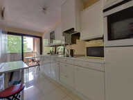 MONTAUBAN, centre ville, T4 traversant, ascenseur au palier, garage, terrasse — photo 3