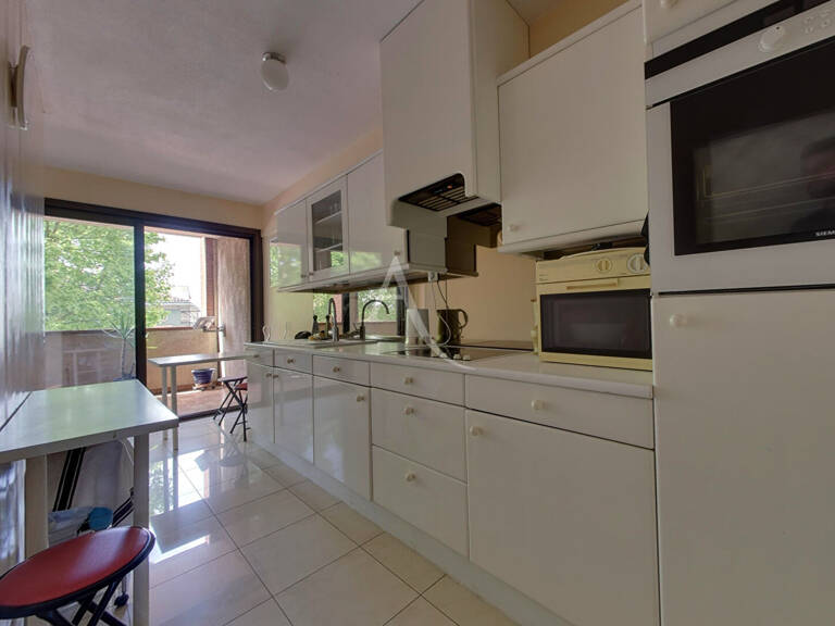 MONTAUBAN, centre ville, T4 traversant, ascenseur au palier, garage, loggia — photo 1