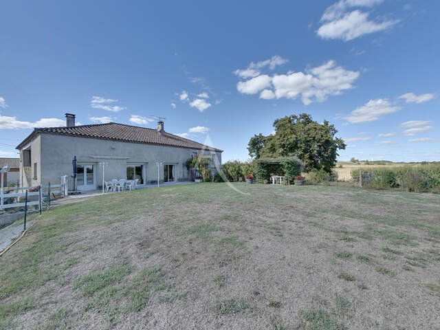 Vazerac Ferme rénovée 161 m2 habitables + gros volumes de stockages et hangars — photo du bien
