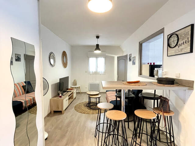 T2 MEUBLÉ À LOUER SUR FRONITGNAN — photo du bien