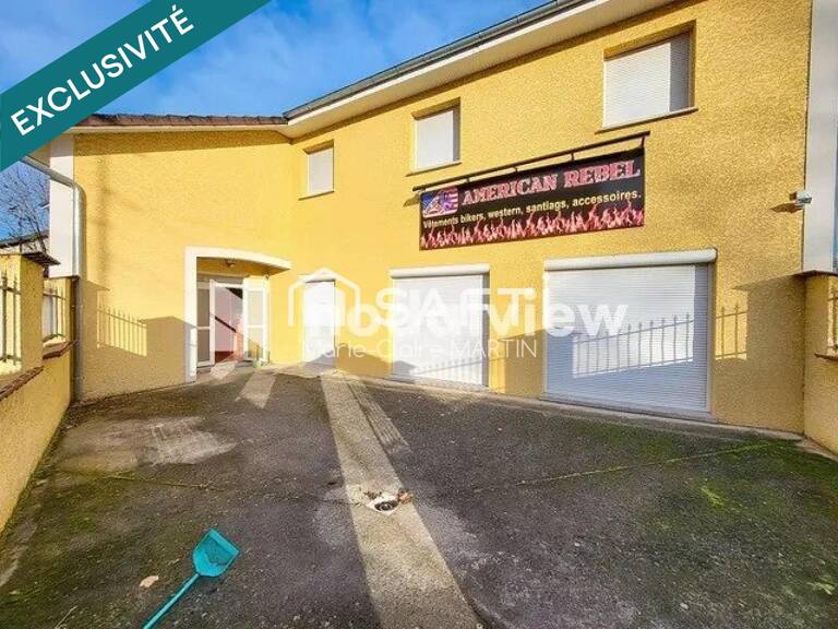 Au coeur de MORESTEL - LOCAL COMMERCIAL de 325 m² - Salle de réception et chambres d'hôtes — photo 1