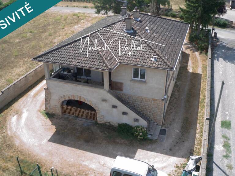 Ensemble immobilier 272 m² À Prissé — photo 1