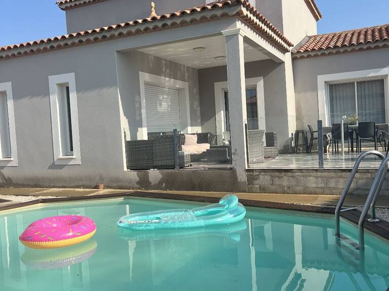 Villa — photo 1