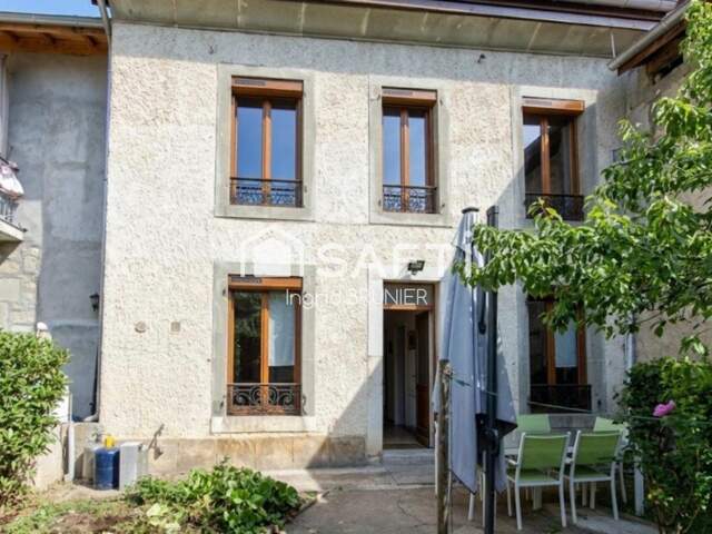 Maison mitoyenne 4 chambres + 50 m² de combles aménageables — photo du bien