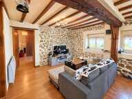 MAISON EN PIERRE AVEC GRAND TERRAIN ET DÉPENDANCE — photo 2