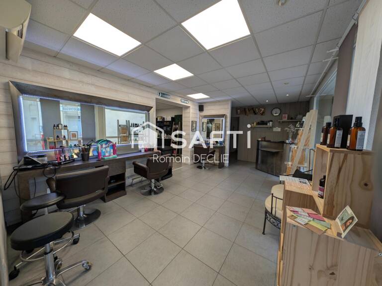 Joli salon de coiffure, opérationnelle — photo 1