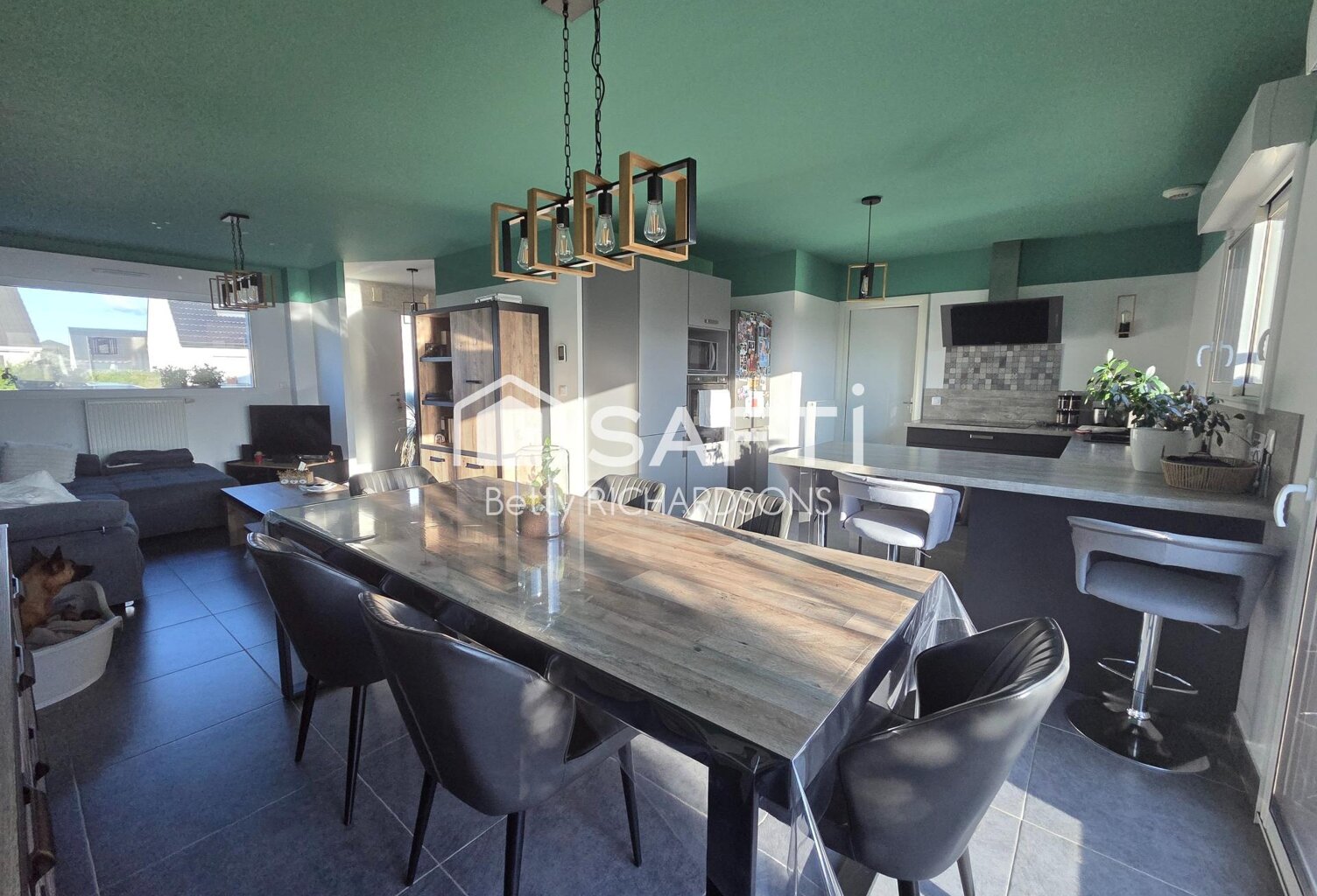 Cubique de 4 chambres. On pose ses meubles. — photo 1