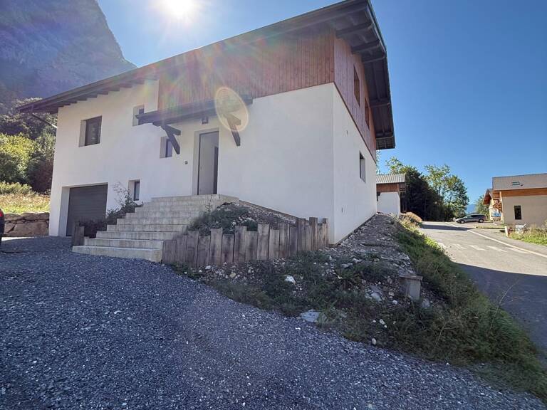 Vue sur les montagnes, environnement paisible, maison familiale — photo 1