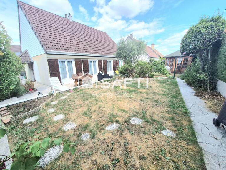 BELLE MAISON PLAIN PIED AVEC UN GROS POTENTIEL D EXTENSION — photo 1