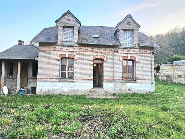 Maison de 140m2 avec 4 chambres, garage avec grenier, dépendance de 50m2 sur 2715m2 de terrain clos — photo 1