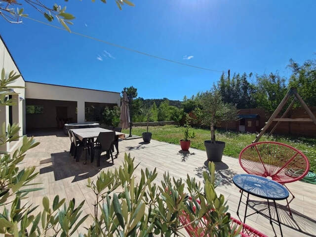 Villa contemporaine sur 6220 m2 de terrain avec gîte   Secteur Vallon-Pont-d'Arc — photo du bien
