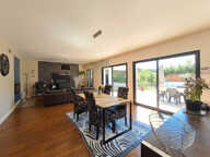 Villa contemporaine sur 6220 m2 de terrain avec gîte   Secteur Vallon-Pont-d'Arc — photo 4