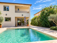 À 20 mn pied du centre d’Uzès, une villa récente aux beaux volumes, avec piscine et prestations de confort. — photo 3