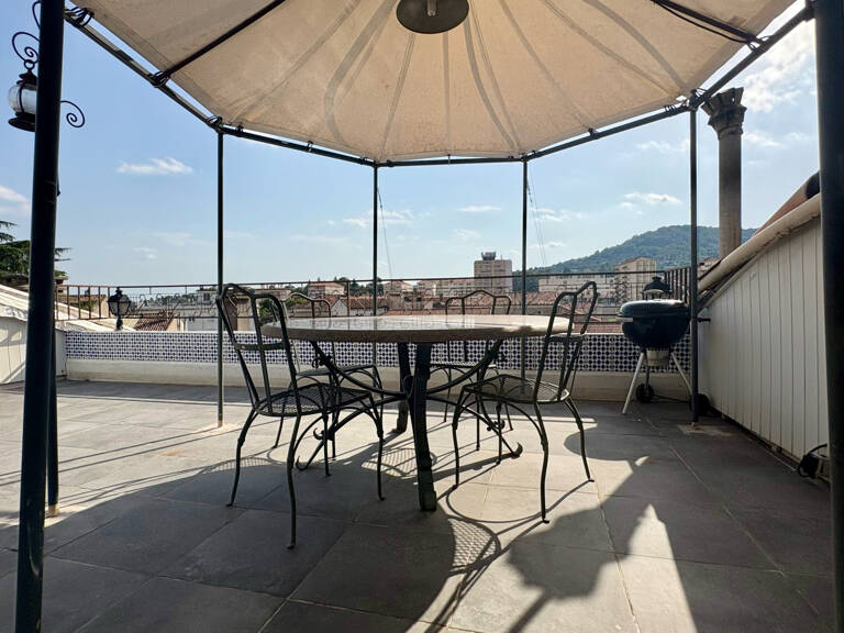 Duplex avec terrasse coeur de ville Ales — photo 1