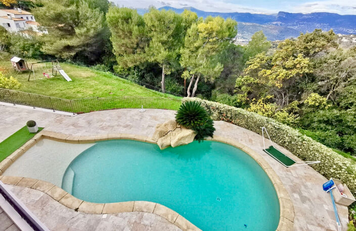 EXCLUSIVITE HAUT FABRON DEMEURE DE 270 m2 + 6450 m2 de terrain , piscine — photo 3