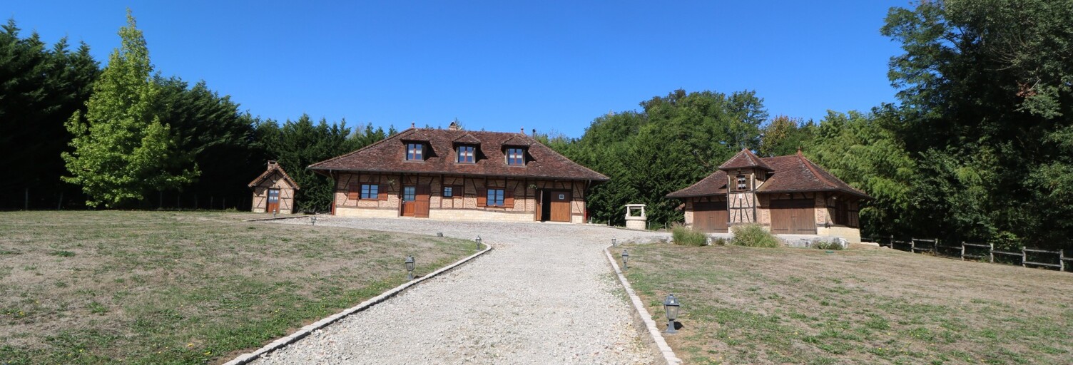 Maison 8 Pièces 202 m² à vendre à Saint-Germain-du-Bois (71330)