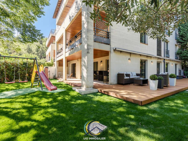 RARE : RDJ D'EXCEPTION AVEC JARDIN DE 400M2 — RÉSIDENCE VILLA CADENELLE — photo 1