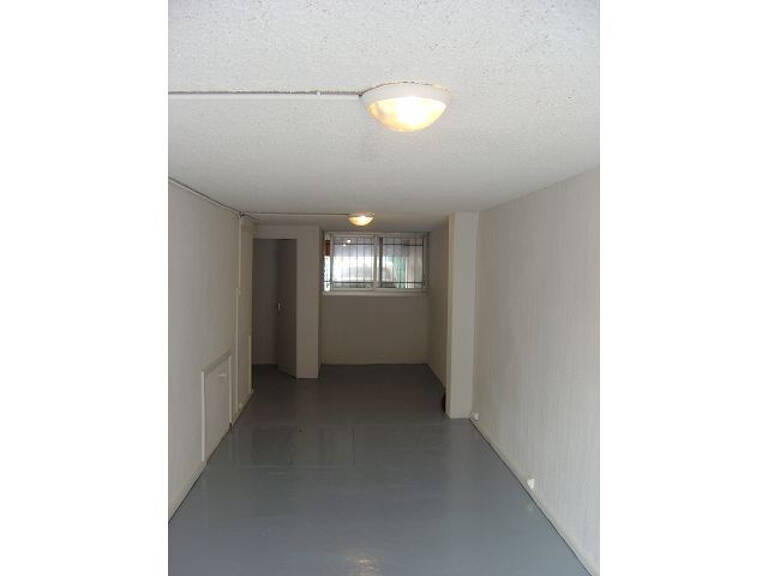  Cagnes Quartier de la gare, local 30 M2 en rez de chaussée — photo 1
