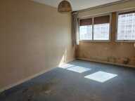 POITIERS  LES COURONNERIES: T4 de 87 M² .3ch . Gardien. Ascenseur  — photo 4