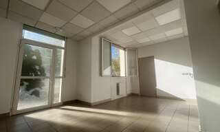 Commerce  53 m² à louer à La Tour-de-Salvagny (69890)