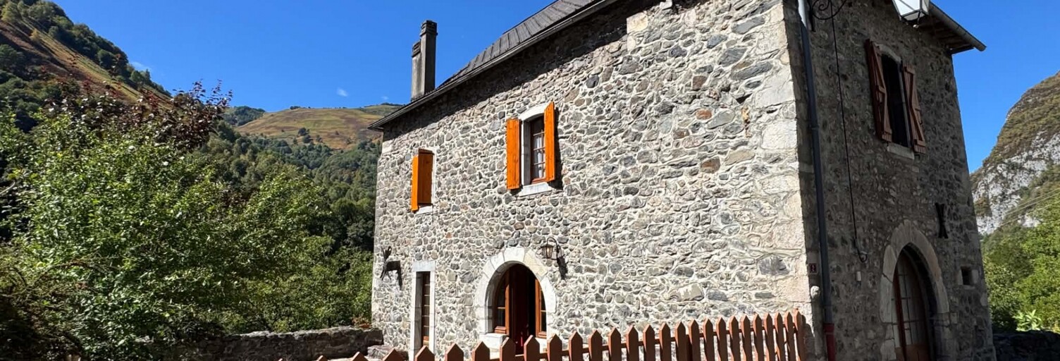 Maison 4 Pièces 105 m² à vendre à Urdos (64490)