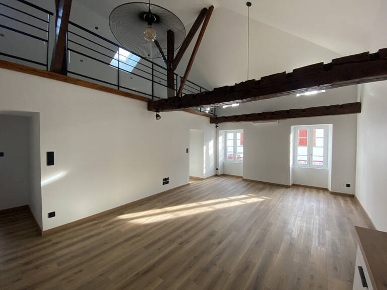 Charmant appartement T4 triplex rénové — photo 1