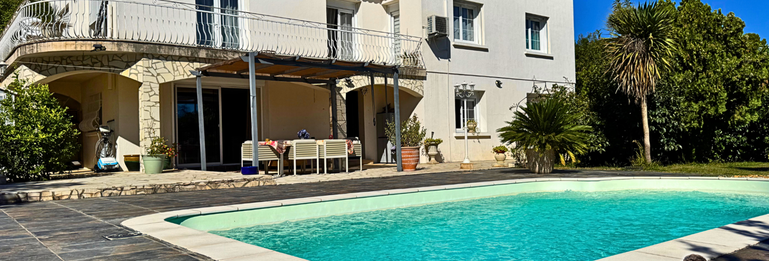 Maison 7 Pièces 215 m² à vendre à Saint-Gilles (30800)