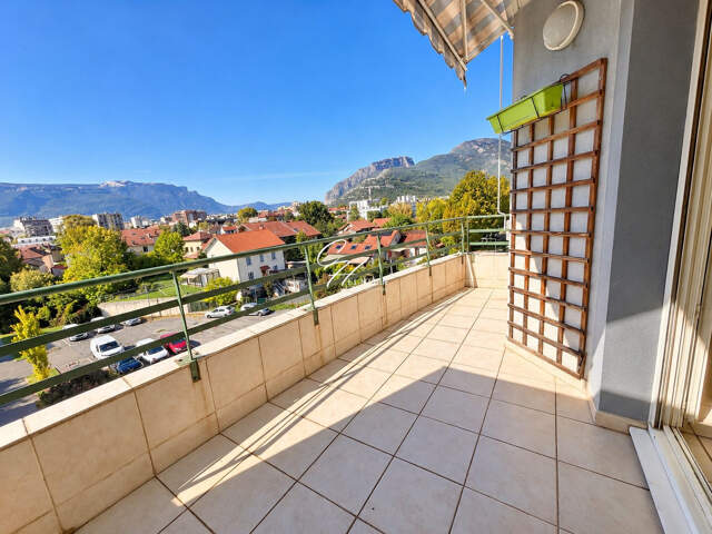 Appartement 3 pièces + cuisine — photo du bien